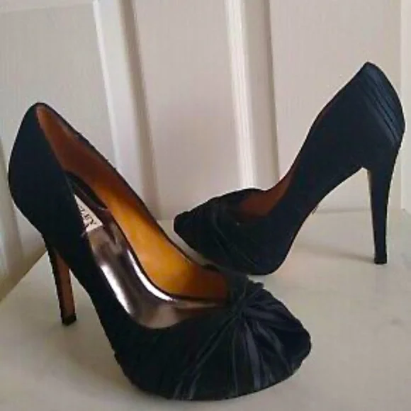 🔥 Luxury BM- Black Ryba Pleated Satin Heels Size 9-Designer Luxury Heels! - Picture 11 of 14